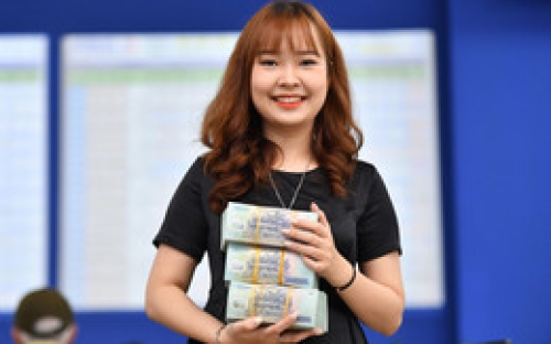 Lãi suất ngân hàng hôm nay 10/4/2026: Loạt ngân hàng tiên phong giảm lãi suất